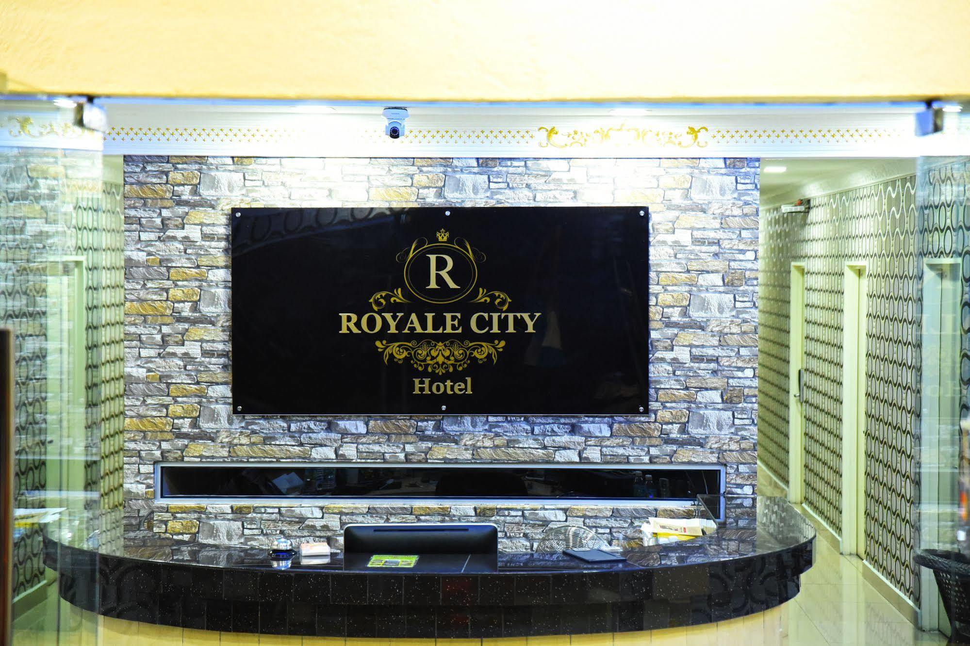 Oyo 89665 Royale City Hotel Sepang Exteriör bild