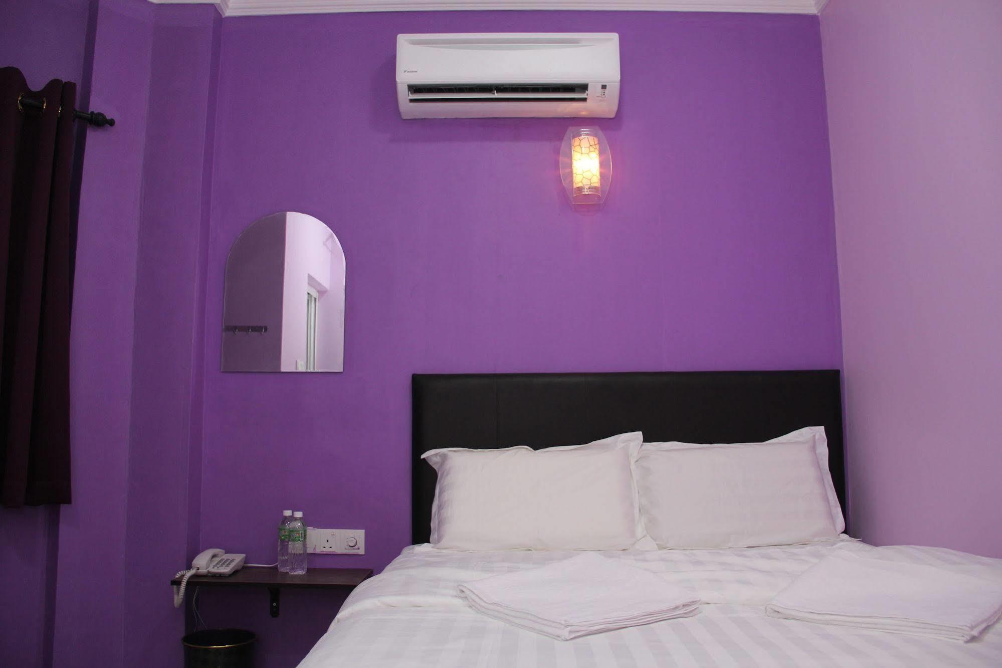 Oyo 89665 Royale City Hotel Sepang Exteriör bild
