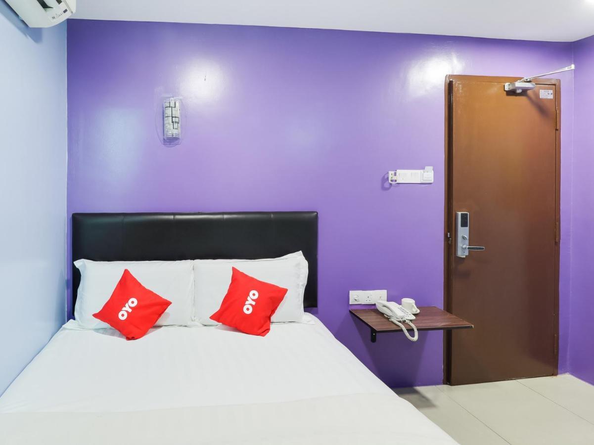 Oyo 89665 Royale City Hotel Sepang Exteriör bild
